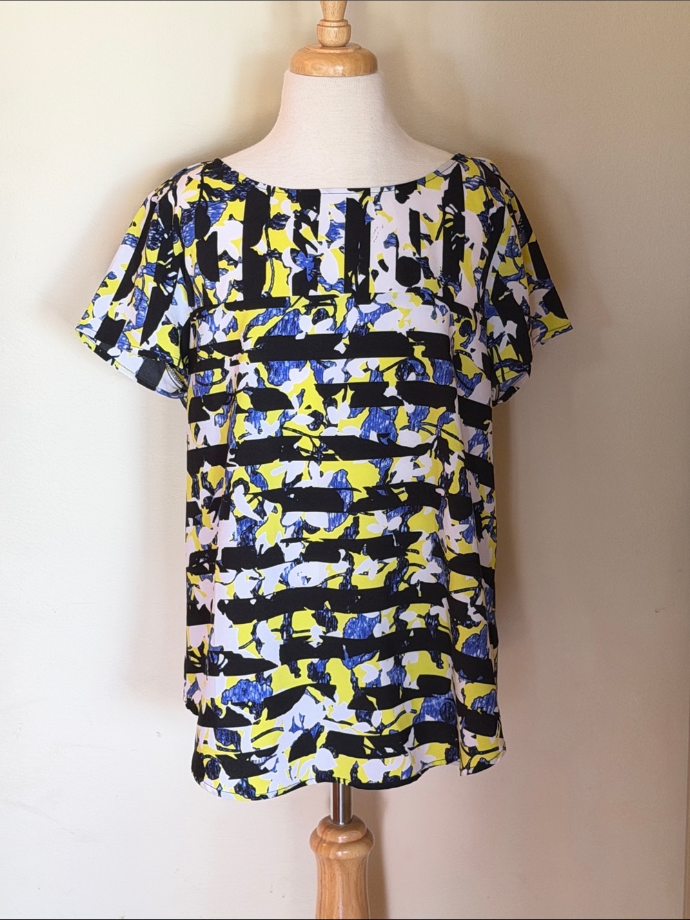 EUC Women’s Medium Multicolored Peter Pilotto Abstract Print Short Sleeve Top